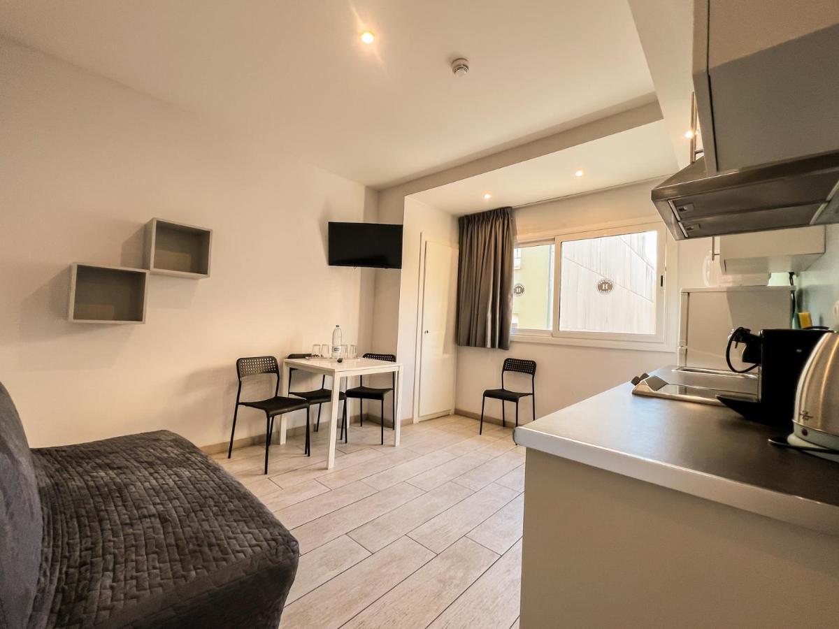 Apartamentos Comfort Calella Buitenkant foto