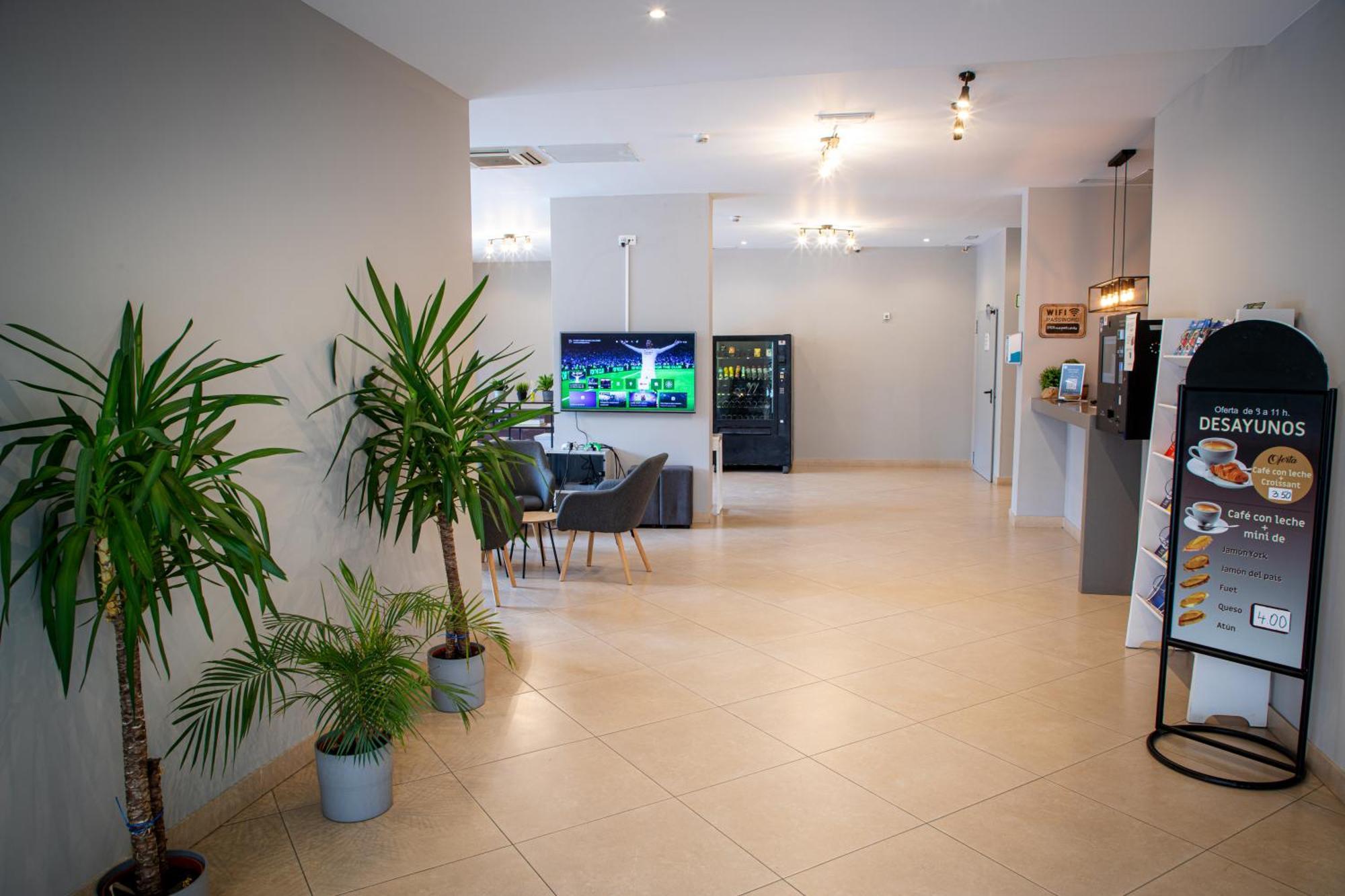 Apartamentos Comfort Calella Buitenkant foto