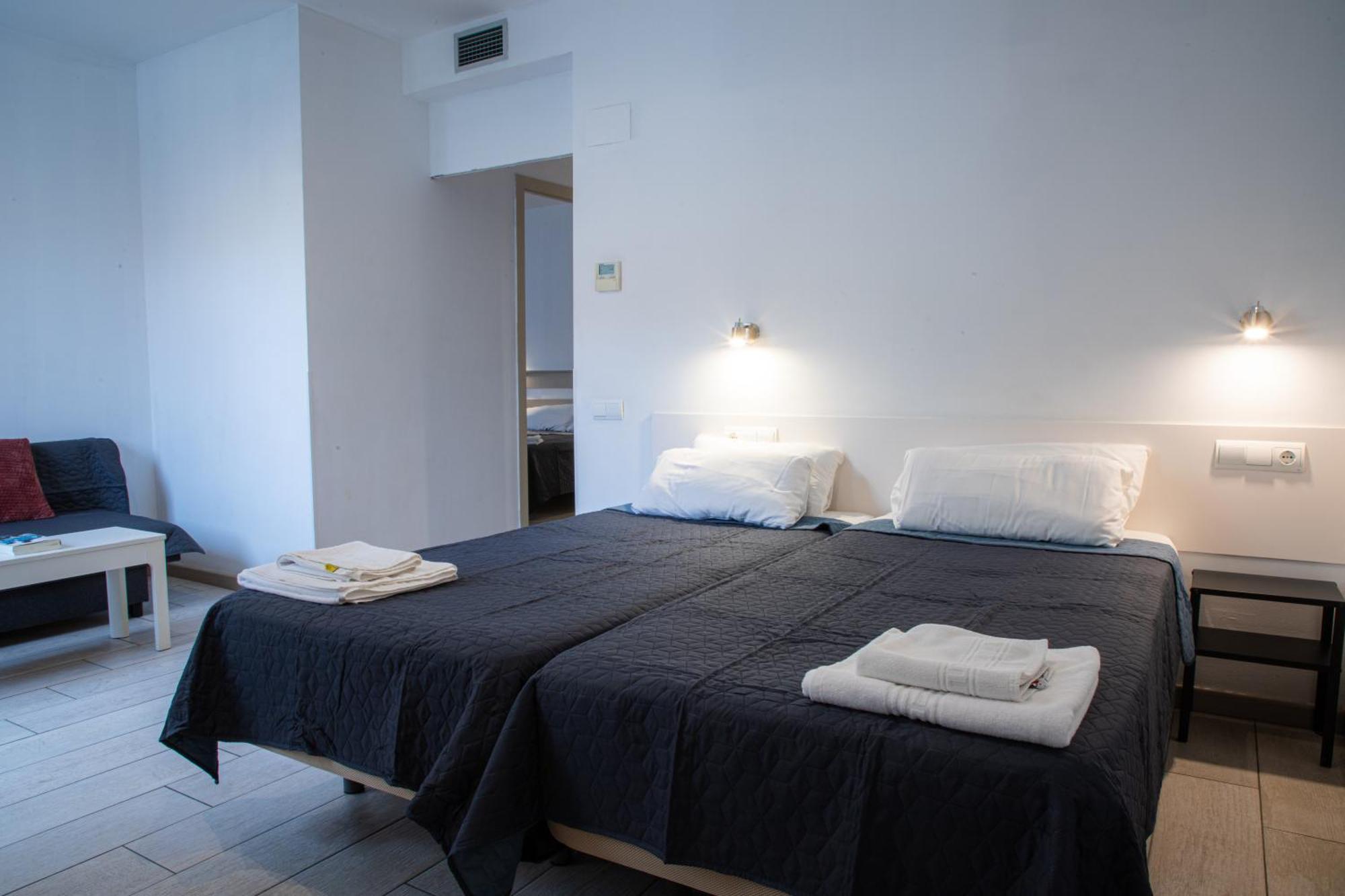 Apartamentos Comfort Calella Buitenkant foto
