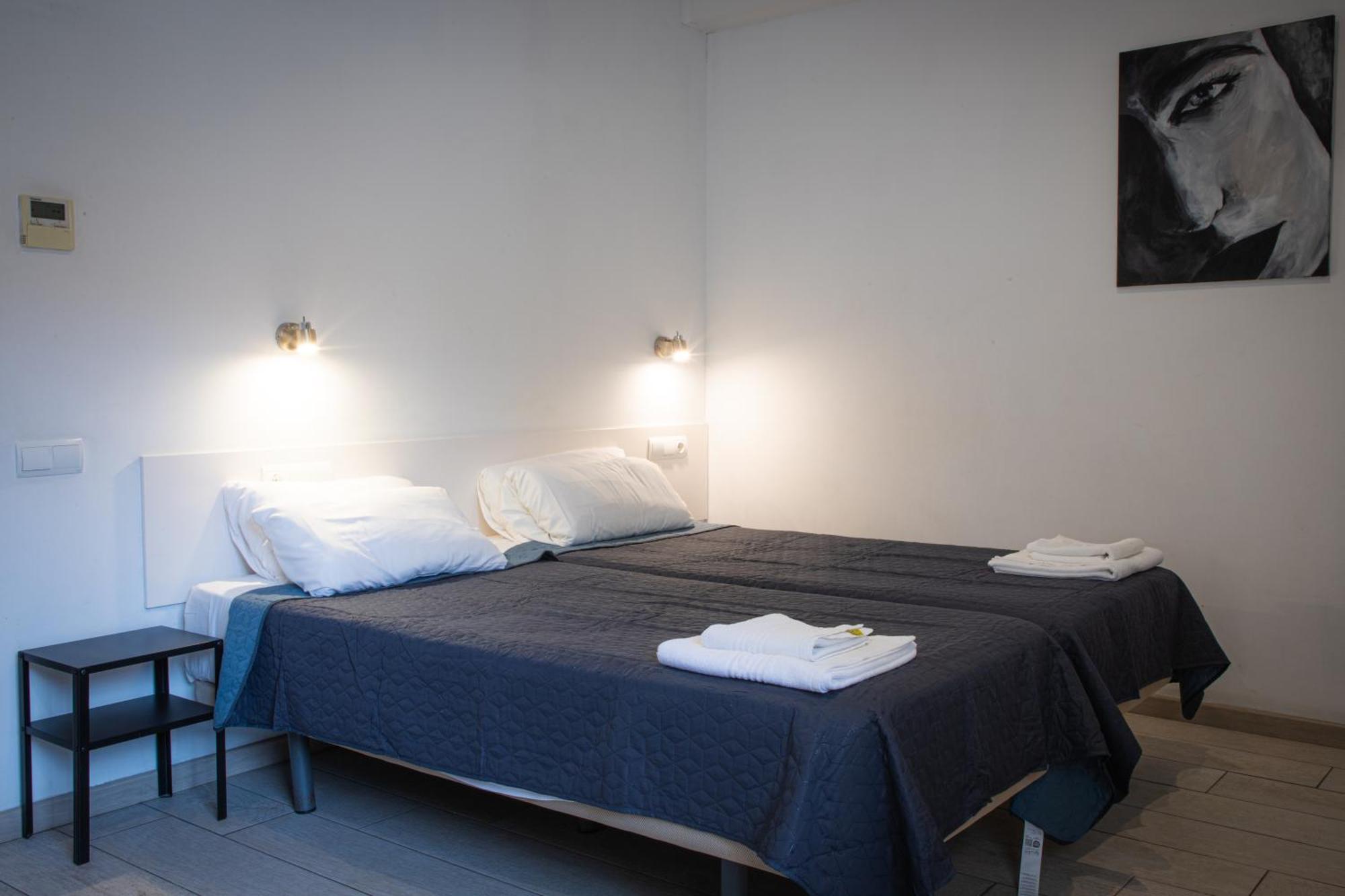 Apartamentos Comfort Calella Buitenkant foto