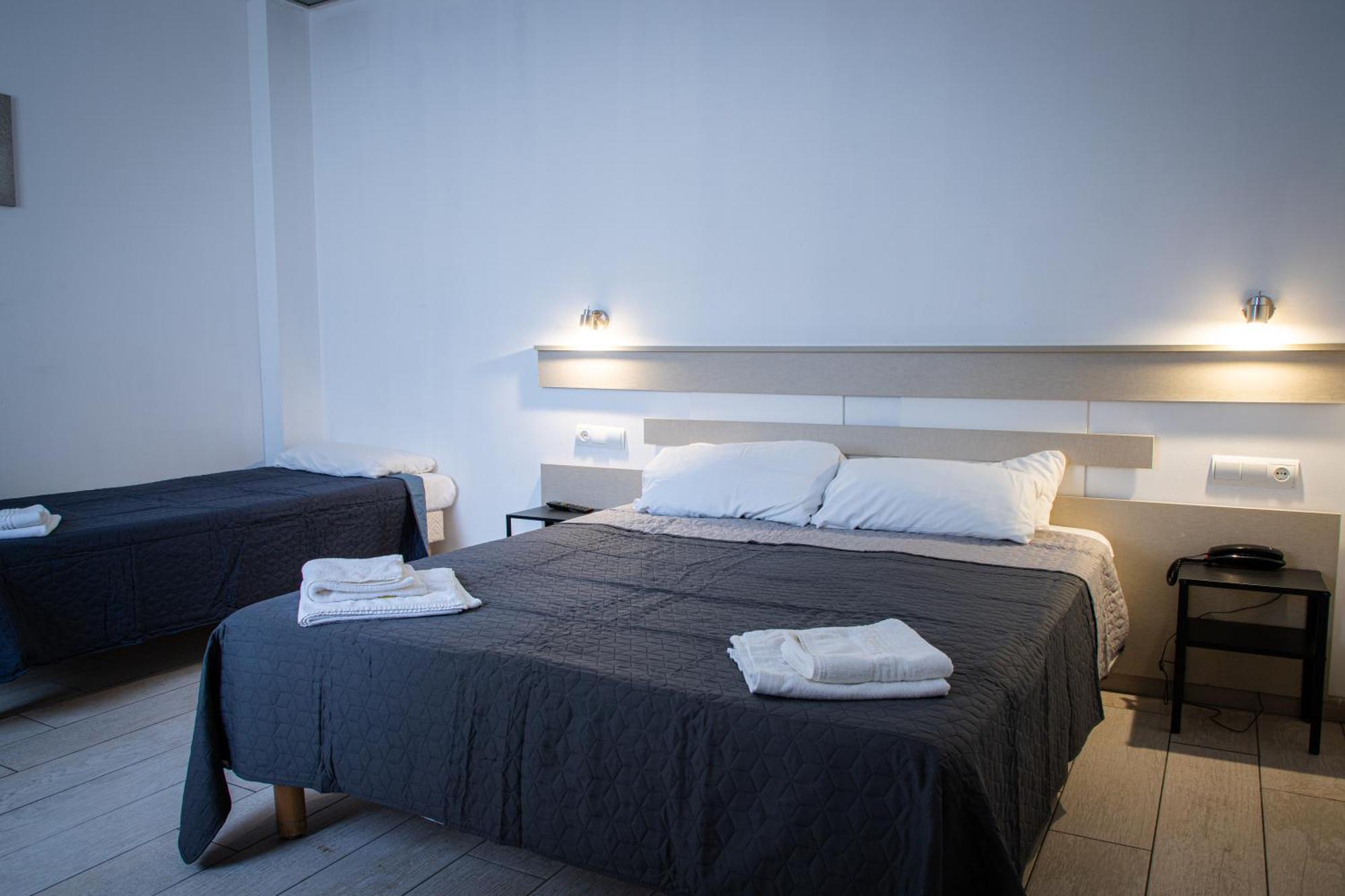 Apartamentos Comfort Calella Buitenkant foto